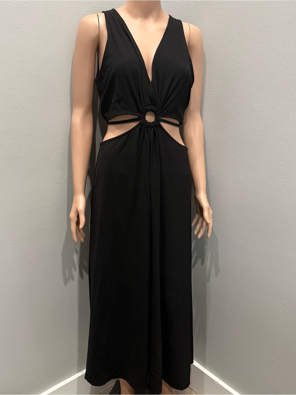 Cache Black V-Neck Maxi Dress with Ring Cutouts